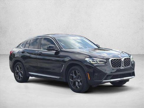 Used 2022 BMW X4 xDrive30i w/ Parking Assistance Package AWD/4WD image 3