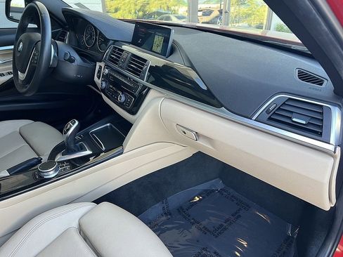 Used 2018 BMW 330i Sedan w/ Premium Package image 26