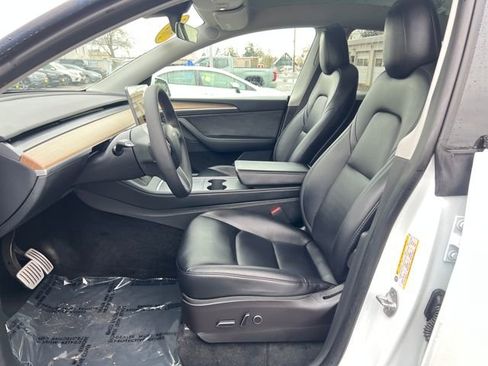 Used 2023 Tesla Model Y Performance image 16
