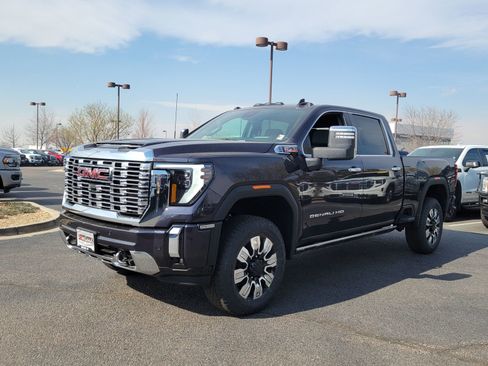 New 2026 GMC Sierra 2500 Denali w/ Denali Reserve Package AWD/4WD image 4