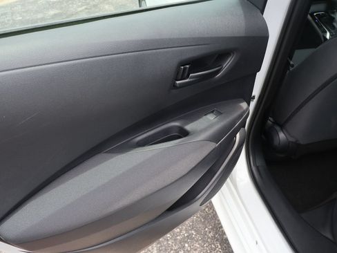 Used 2022 Toyota Corolla LE FWD image 9