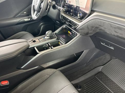 Used 2026 Lexus TX 500h AWD w/ Technology Package image 13