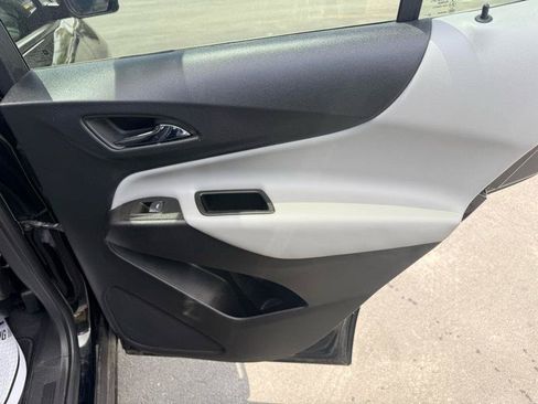 Used 2023 Chevrolet Equinox LS w/ LS Convenience Package AWD/4WD image 18