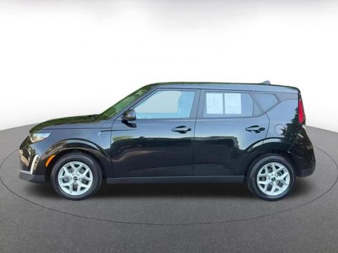 Used 2025 Kia Soul LX w/ LX Technology Package FWD image 8