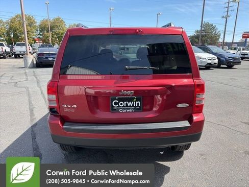Used 2014 Jeep Patriot Latitude AWD/4WD image 6