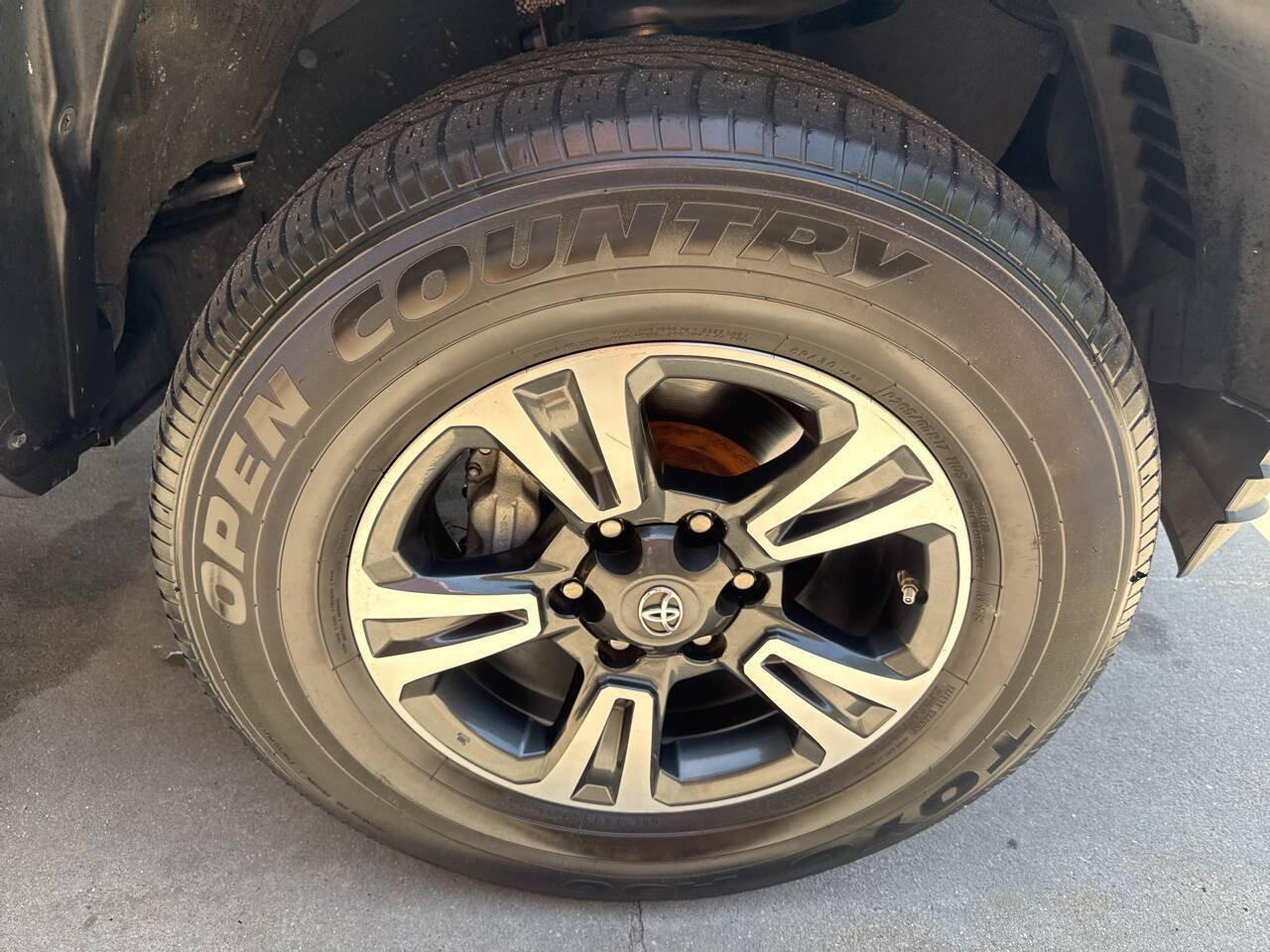 Used 2019 Toyota Tacoma TRD Sport AWD/4WD image 28
