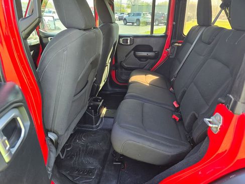 Used 2018 Jeep Wrangler Unlimited Sport S AWD/4WD image 10