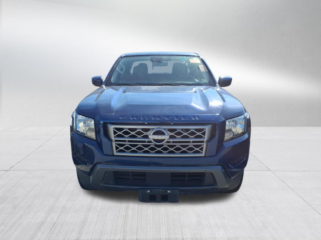 Used 2022 Nissan Frontier SV RWD image 2