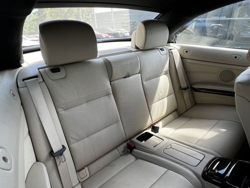 Used 2010 BMW 328i Convertible image 32