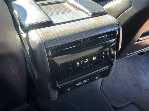 Used 2024 Jeep Wagoneer L Series III w/ Flexible Seating Group image 33