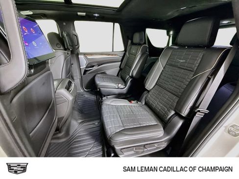 Used 2025 Cadillac Escalade Sport Platinum w/ LPO, ONYX Package AWD/4WD image 26