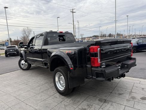 Used 2025 Ford F450 Platinum w/ Platinum Plus Package image 5