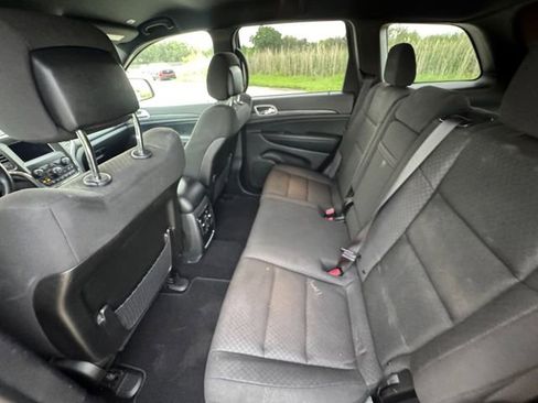 Used 2021 Jeep Grand Cherokee Laredo image 28