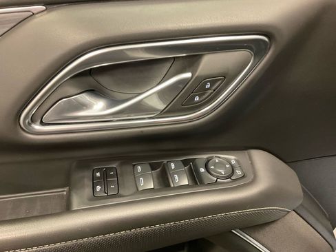 Used 2024 GMC Yukon XL SLT image 21