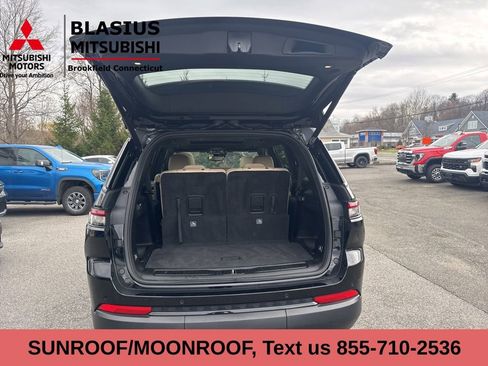 Used 2023 Jeep Grand Cherokee L Limited w/ Black Appearance Package image 8