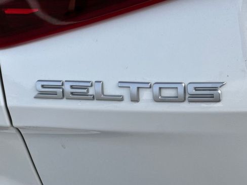 Used 2023 Kia Seltos S image 26