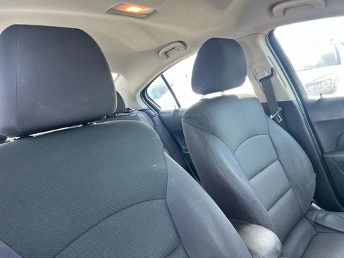 Used 2014 Chevrolet Cruze LT FWD image 17
