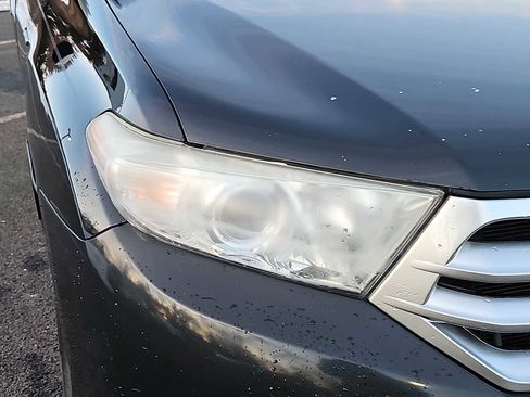 Used 2012 Toyota Highlander Limited image 10