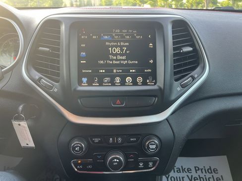 Used 2016 Jeep Cherokee Trailhawk w/ Cold Weather Group AWD/4WD image 20