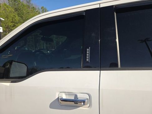 Used 2019 Ford F150 Lariat image 10