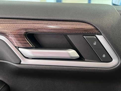 Used 2022 Chevrolet Silverado 1500 LT image 36