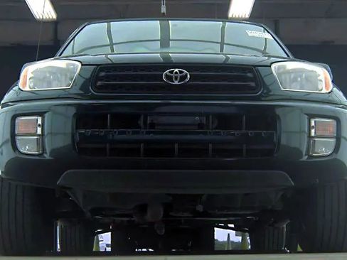 Used 2002 Toyota RAV4 Sport Utility 4D image 6