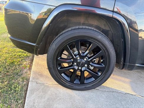 Used 2018 Jeep Grand Cherokee Altitude image 33