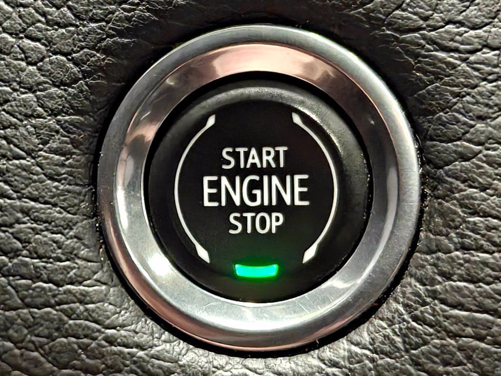 Used 2023 GMC Yukon XL Denali AWD/4WD image 15
