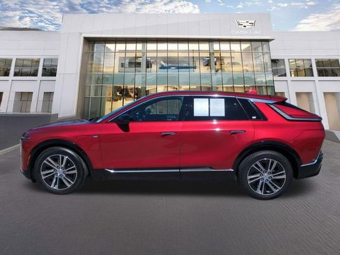 Certified 2024 Cadillac Lyriq Luxury image 8