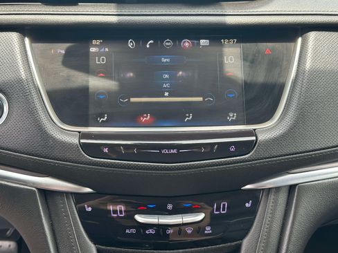Used 2018 Cadillac XT5 Luxury w/ Driver Awareness Package AWD/4WD image 10