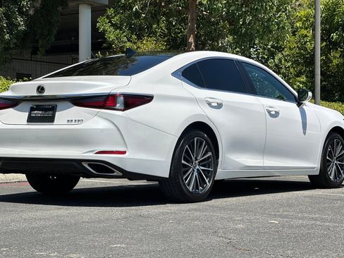 Used 2024 Lexus ES 350 w/ Premium Package FWD image 7