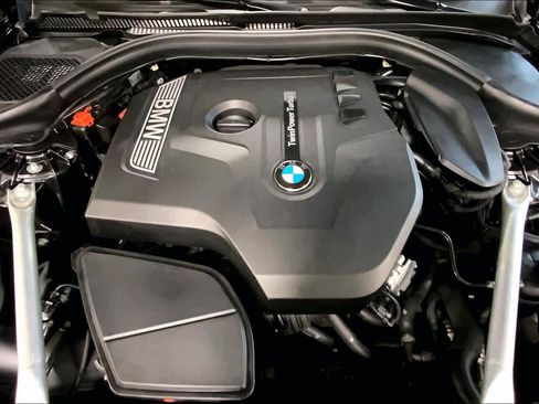 Used 2019 BMW 530i xDrive w/ Executive Package image 30