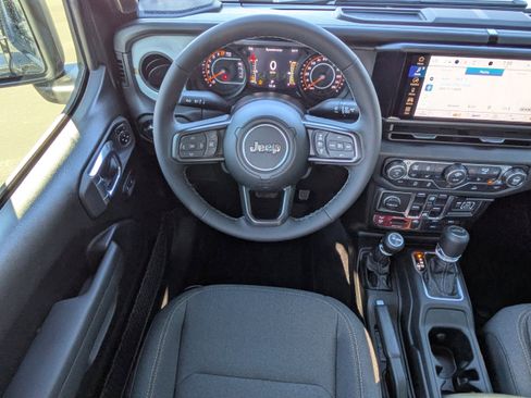 New 2026 Jeep Gladiator Sport image 17