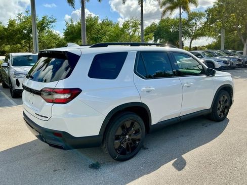 New 2026 Honda Pilot Black Edition image 6