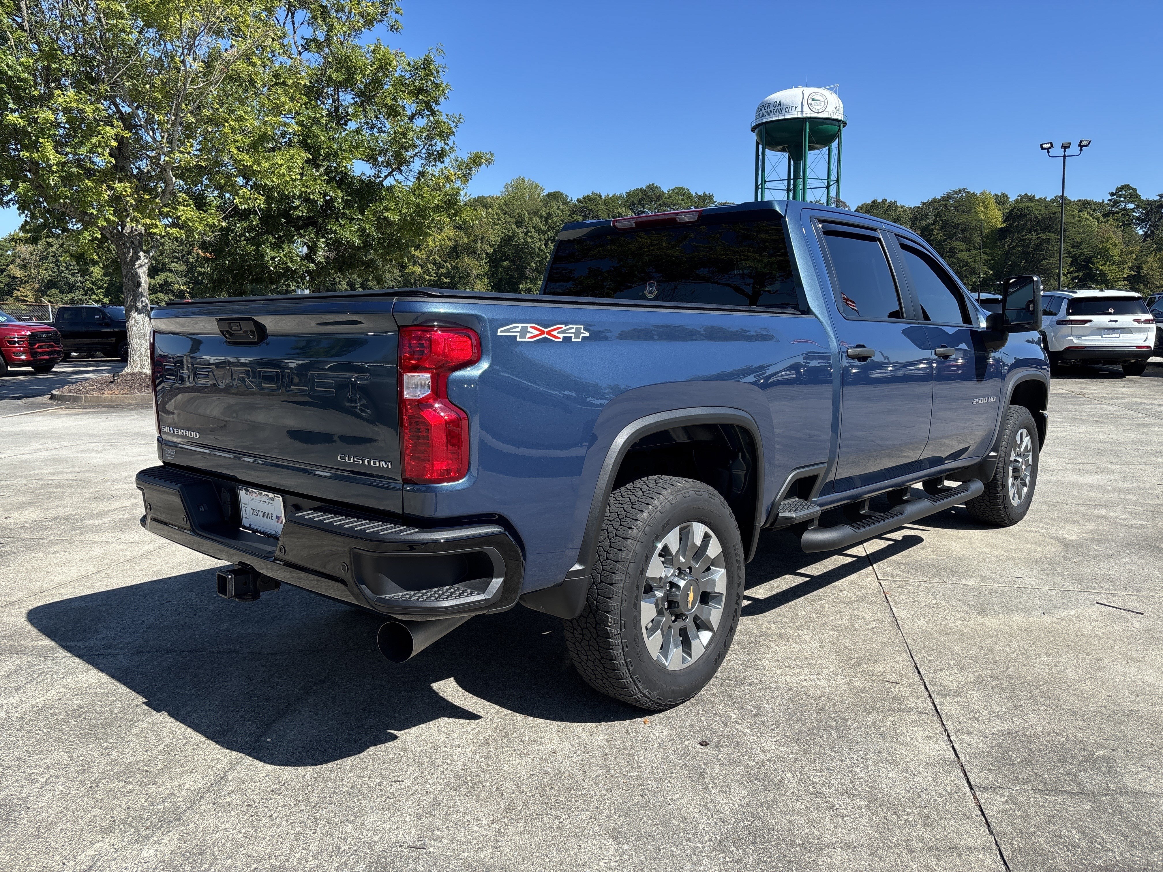 Used 2025 Chevrolet Silverado 2500 Custom w/ Custom Value Package AWD/4WD image 8