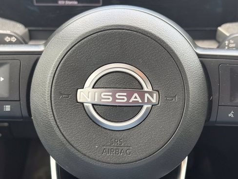 Used 2025 Nissan Kicks SV AWD/4WD image 20