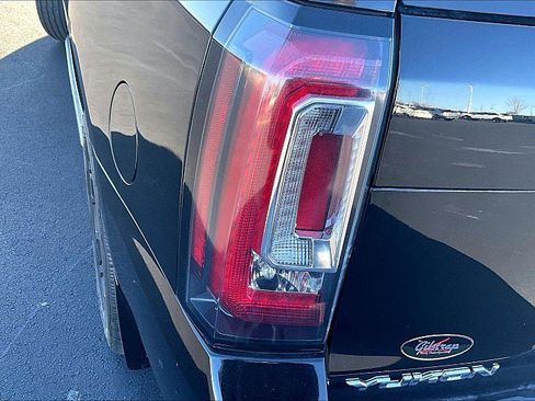 Used 2017 GMC Yukon Denali w/ Open Road Package image 31