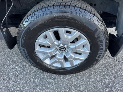 Used 2023 Nissan Frontier SV w/ Technology Package image 27