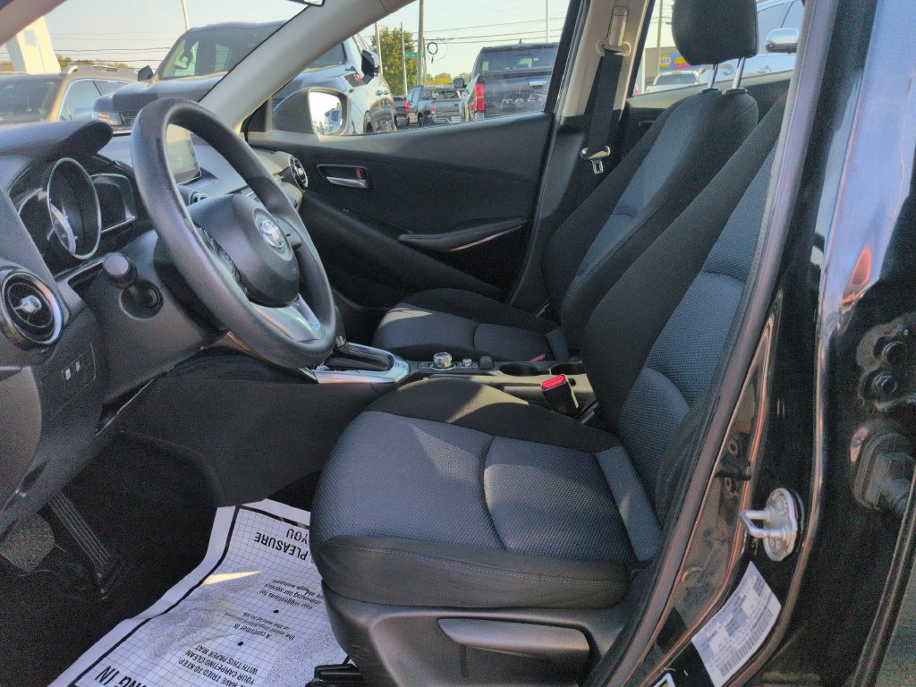 Used 2017 Toyota Yaris iA FWD image 9