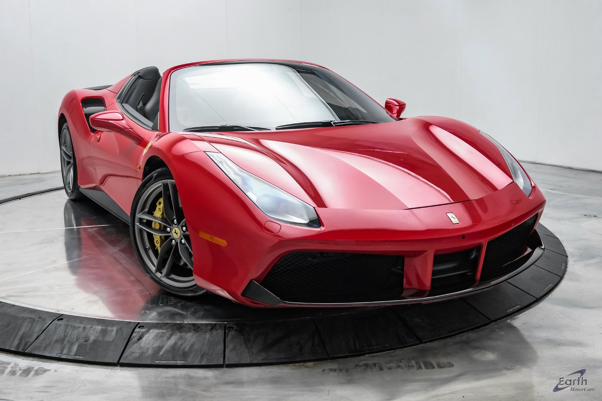 Used 2018 Ferrari 488 Spider RWD image 33