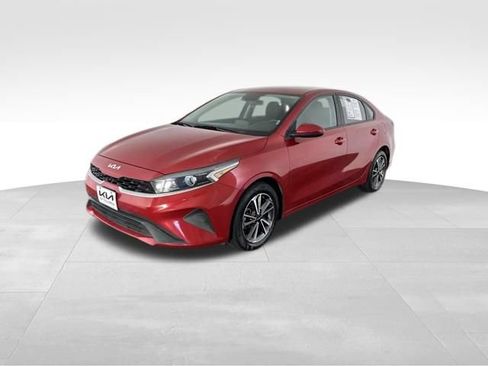 Certified 2023 Kia Forte LXS FWD image 5