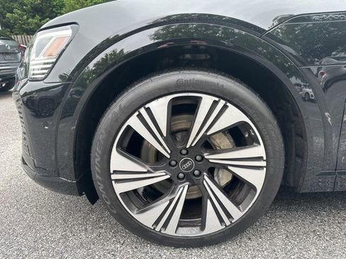 Used 2024 Audi Q8 e-tron Prestige w/ Prestige Package AWD/4WD image 4