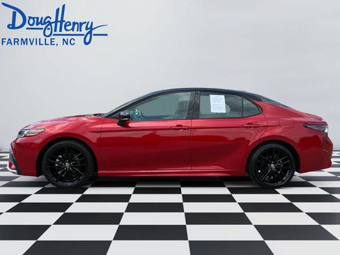 Used 2022 Toyota Camry XSE FWD image 2
