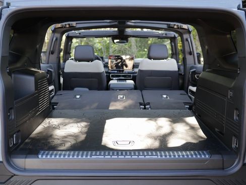 New 2026 GMC Hummer EV SUV image 38