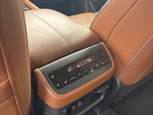 Certified 2023 Nissan Pathfinder Platinum AWD/4WD image 11
