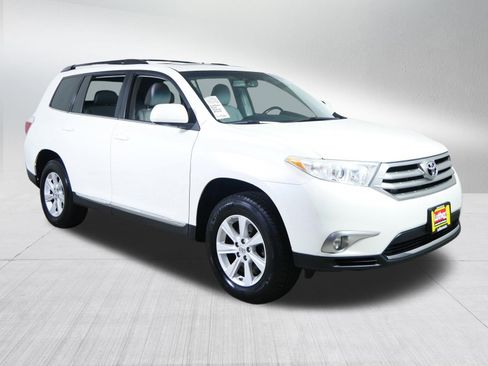 Used 2012 Toyota Highlander SE w/ Tow Pkg AWD/4WD image 1