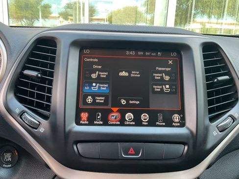 Used 2014 Jeep Cherokee Limited FWD image 27