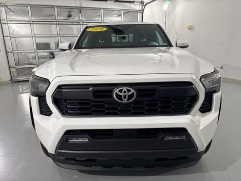 Used 2024 Toyota Tacoma TRD Off-Road w/ TRD Off Road Upgrade Package AWD/4WD image 2