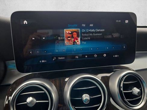 Used 2022 Mercedes-Benz GLC 300 4MATIC image 23