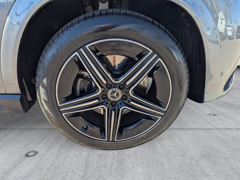 Used 2025 Mercedes-Benz GLE 350 4MATIC w/ AMG Line Exterior image 9